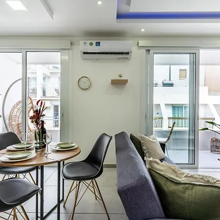Beach Daze 1-Br Apt By Finikoudes Beach Larnaca Exterior photo