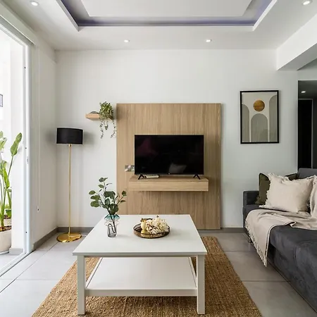 Beach Daze 1-Br Apt By Finikoudes Beach Larnaca Exterior photo